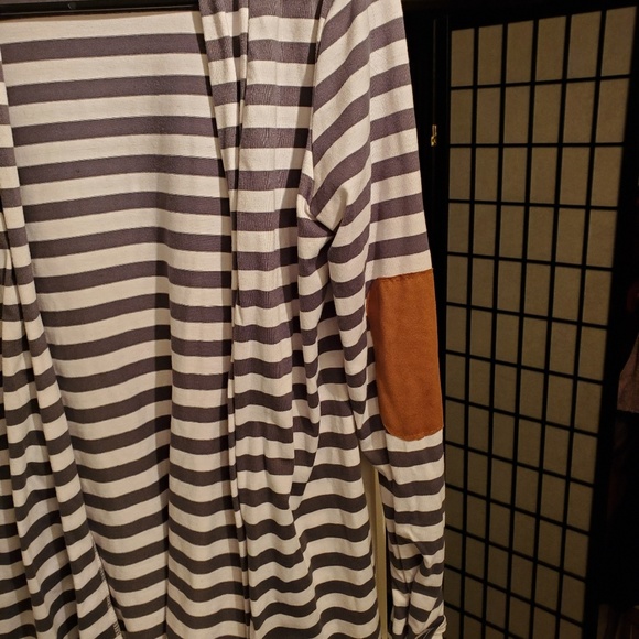 Cardigan - Picture 3 of 3